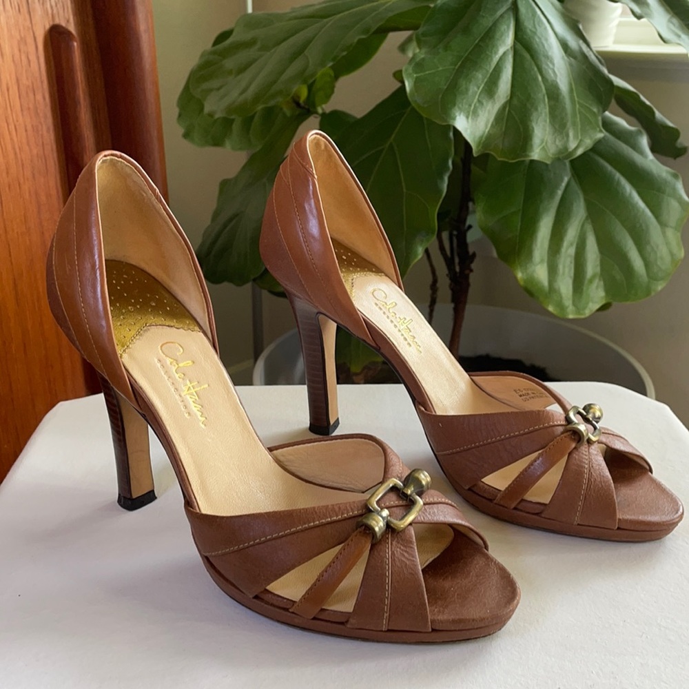Cole Haan Collection Size 8 brown leather heels with Nike Air comfort!